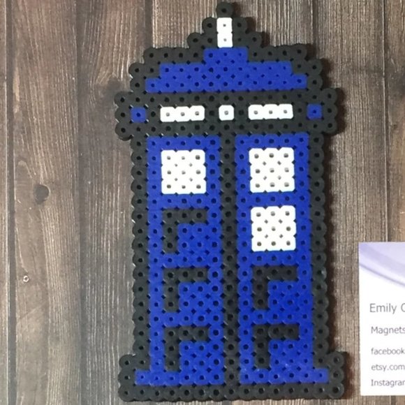 TARDIS Magnet - Nerdy Geeky Pixel Art - Doctor Who Fridge Magnet - Locker Magnet - Picture 3 of 5